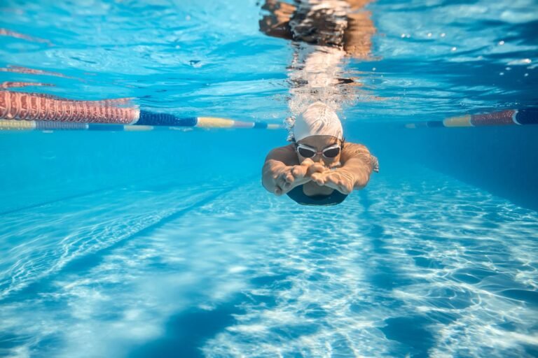 Svoemmetraener Crawl Pool 768x512